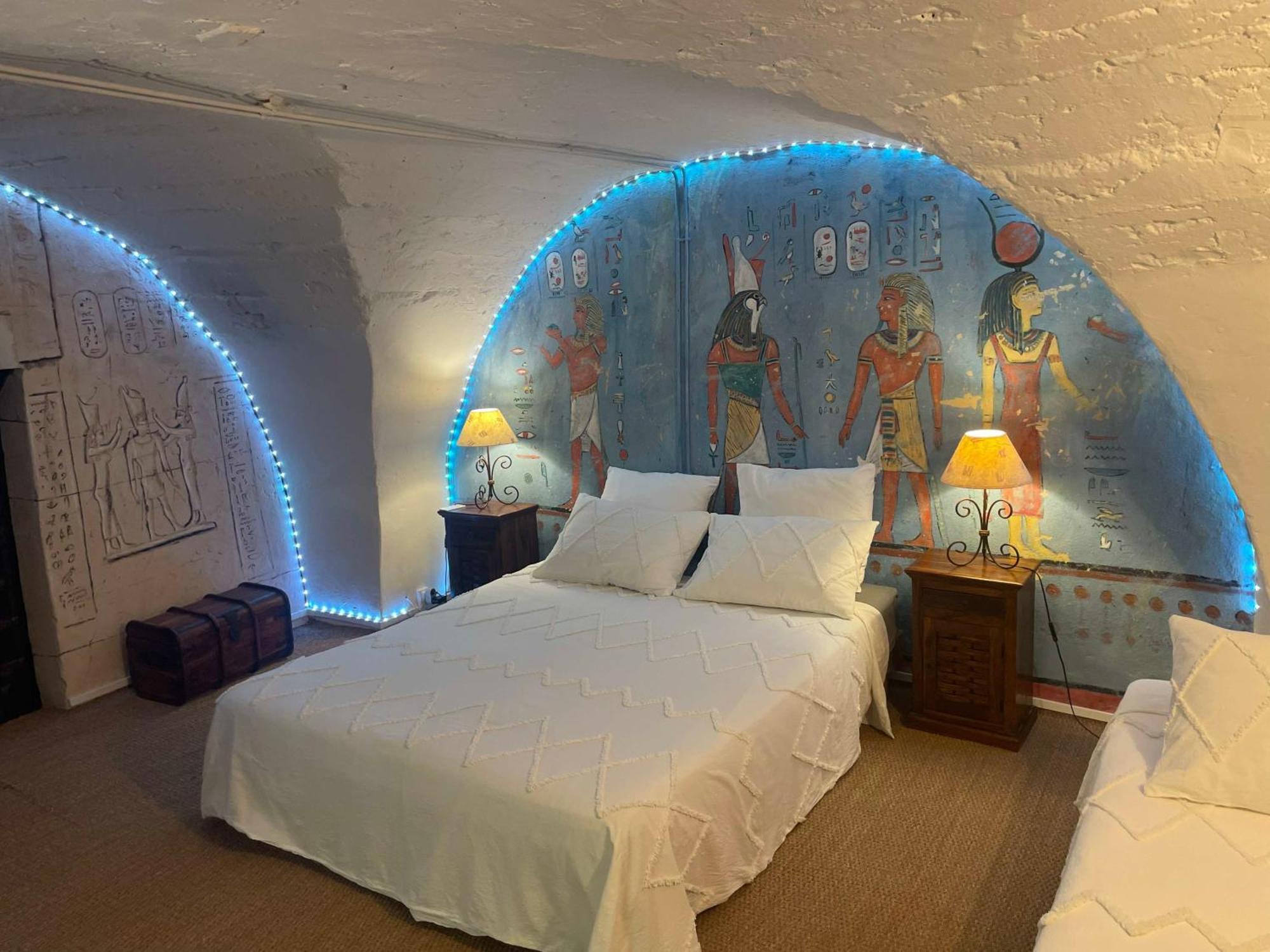 Gites Au Chateau Des Estubiers Les Granges-Gontardes Extérieur photo