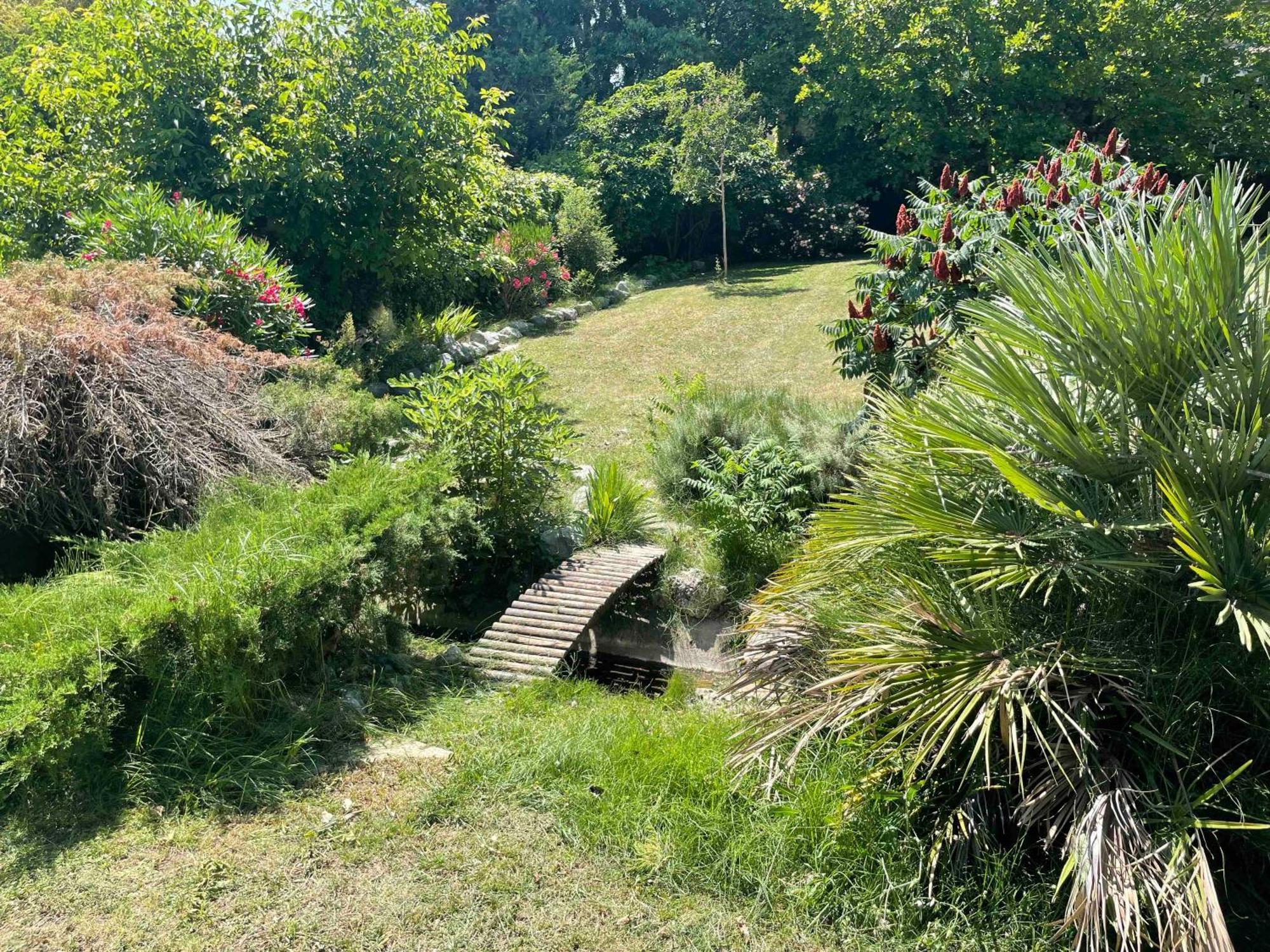 Gites Au Chateau Des Estubiers Les Granges-Gontardes Extérieur photo